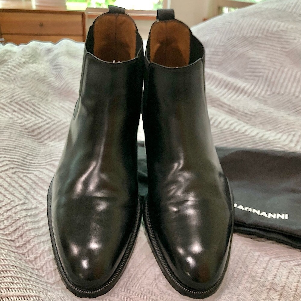 Pre-LOVED Magnanni Boots for Men!